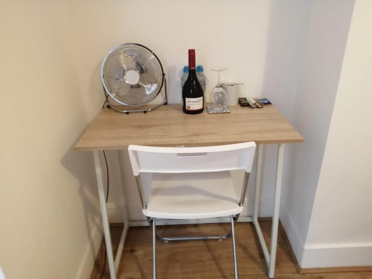 Central Stratford Cozy Double Room Londra Esterno foto